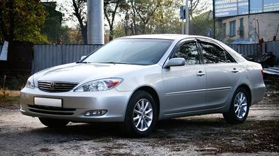 Автостекла Toyota Camry XV30 c установкой в Москве